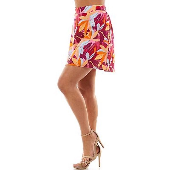 NWT Juniors’ Lily Rose Elastic Waist Skater Skirt Size Large - Picture 3 of 8